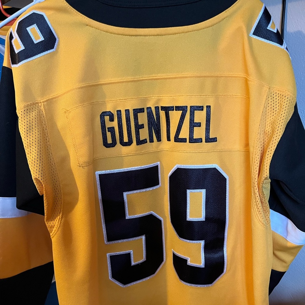 Youth XL Malkin and Guetzel jerseys